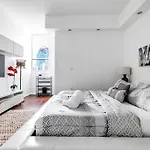 Stylish 2Br Apt In Downtown City View 3208